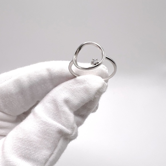 Sale $8 Firm! .925 Sterling Silver Round Ring with Cz - Picture 9 of 17
